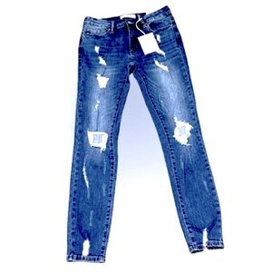 🎉 NWT KANCAN Mid-Rise Super Skinny Distressed Blue Jeans, Junior’s 9 Women’s 28